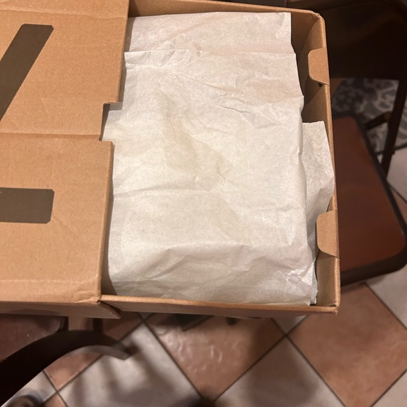 Yeezy 700 mauve - Picture 13 of 15